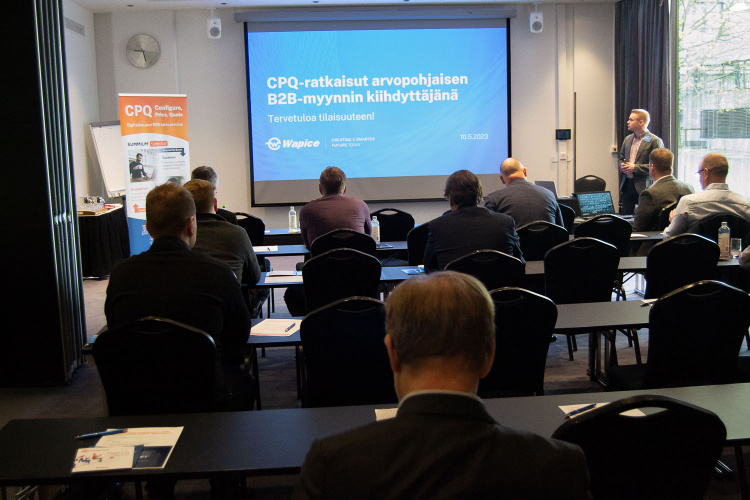 Kai Huittinen giving a presentation